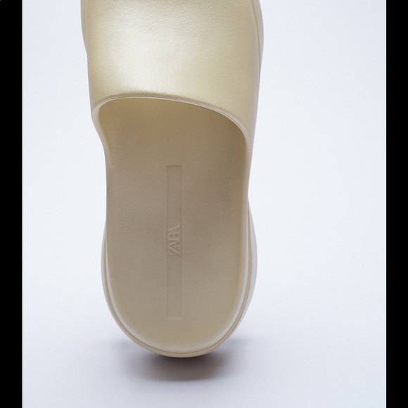 New Zara Rubberized Low Heel Sandel - Picture 5 of 7